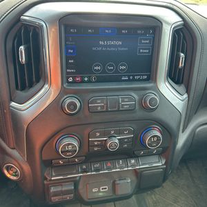 صورة 37 لـ 2019 Chevrolet SILVERADO 1500 RST