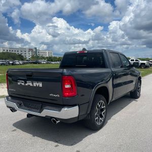 2026 RAM 1500 LARAMIE CREW CAB 4X4 5'7" BOX — фото 8