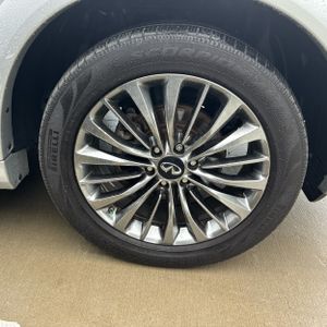 2019 Infiniti QX80 LUXE — фото 20