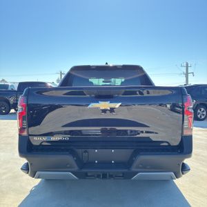 Chevrolet Silverado EV LT - 7