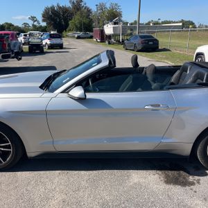 FORD MUSTANG ECOBOOST PREMIUM - 4