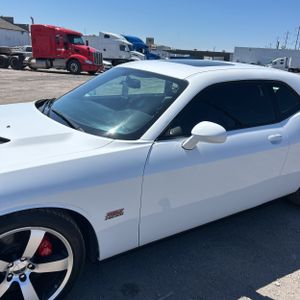 DODGE CHALLENGER SRT8 392 - 2