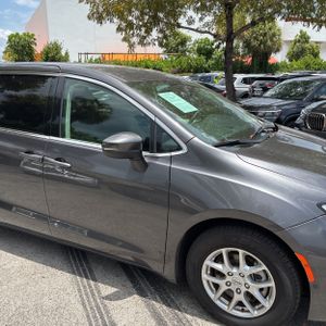 صورة مصغرة 12 لـ 2023 Chrysler PACIFICA TOURING L
