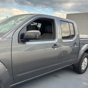 NISSAN FRONTIER SV - 4