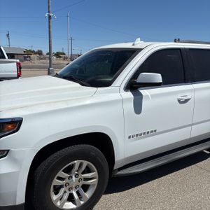 CHEVROLET SUBURBAN LT - 2