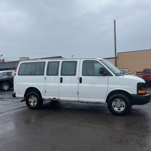 CHEVROLET EXPRESS 2500 - 10