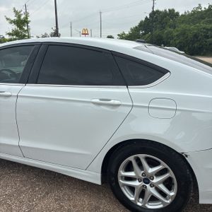 FORD FUSION SE - 6