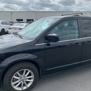 DODGE GRAND CARAVAN SXT - 2