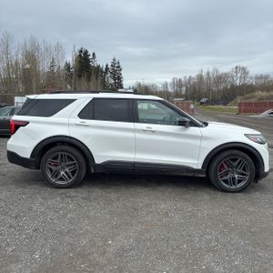 FORD EXPLORER ST - 10