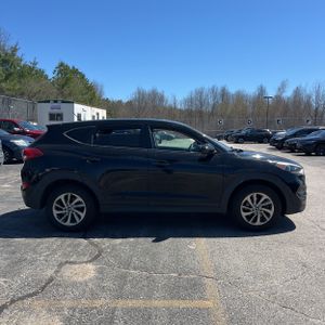 HYUNDAI TUCSON - 10
