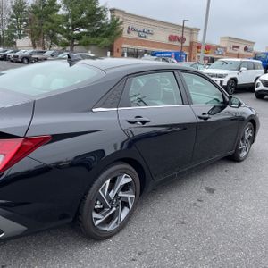 HYUNDAI ELANTRA LIMITED - 9