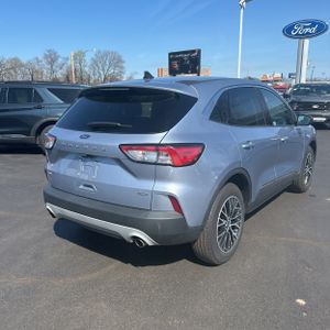 FORD ESCAPE PLUG-IN HYBRID SE - 8