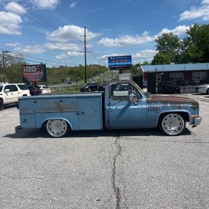 CHEVROLET R/V 10 SERIES R10 - 10