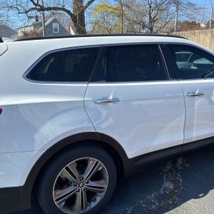 HYUNDAI SANTA FE SE - 9