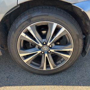 2017 Nissan PATHFINDER PLATINUM — миниатюра 18