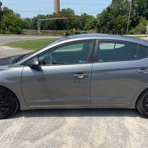 2018 Hyundai ELANTRA SE photo 4