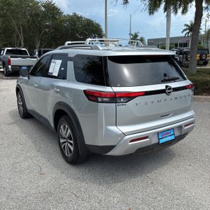 2022 Nissan PATHFINDER SL — фото 5