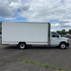 FORD E-350 CUTAWAY - 10