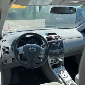 2012 Toyota COROLLA LE — миниатюра 36