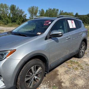 صورة 2 لـ 2016 Toyota RAV4 XLE