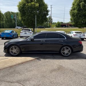 MERCEDES-BENZ E-CLASS - 3