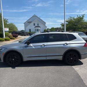 VOLKSWAGEN TIGUAN SE R-LINE BLACK - 3