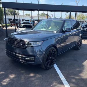 صورة 1 لـ 2025 LAND Rover RANGE ROVER P400 SE