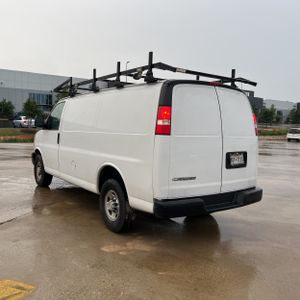 CHEVROLET EXPRESS 2500 - 5