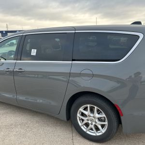 CHRYSLER PACIFICA SELECT - 6