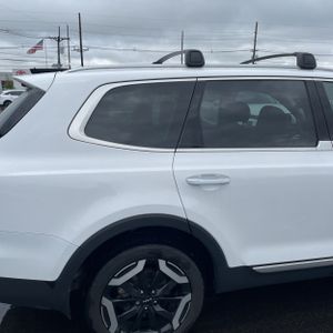 2024 KIA TELLURIDE S photo 9