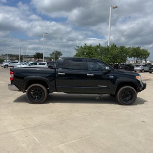 TOYOTA TUNDRA - 10