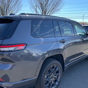 JEEP GRAND CHEROKEE L SUMMIT RESERVE - 9
