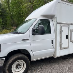 FORD E-350 CUTAWAY - 2