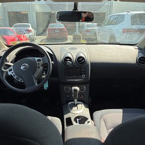 2011 Nissan ROGUE SV photo 36