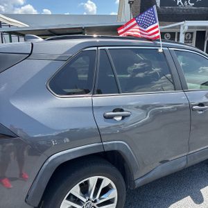 2019 Toyota RAV4 XLE PREMIUM — фото 9