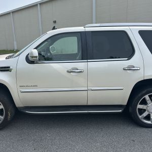 CADILLAC ESCALADE LUXURY - 4