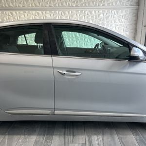 2020 Hyundai IONIQ HYBRID SEL photo 9