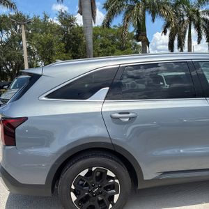 2025 KIA SORENTO S 照片 9