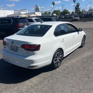 VOLKSWAGEN JETTA 1.4T SE - 8