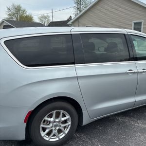 CHRYSLER VOYAGER LX - 9