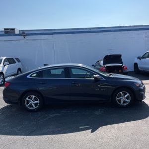 2017 Chevrolet MALIBU LS — фото 10