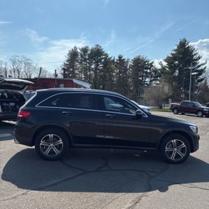 MERCEDES-BENZ GLC - 10