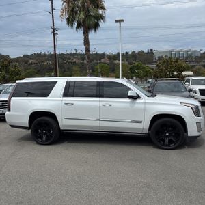 صورة 10 لـ 2020 Cadillac ESCALADE ESV PLATINUM