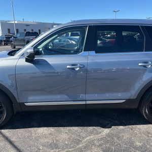 KIA TELLURIDE SX - 4