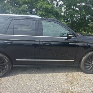 صورة 11 لـ 2021 Lincoln NAVIGATOR RESERVE