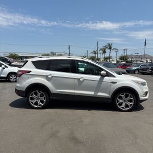 صورة 10 لـ 2017 FORD ESCAPE TITANIUM
