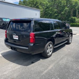 CHEVROLET SUBURBAN - 8