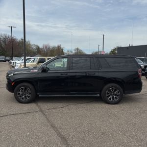 CHEVROLET SUBURBAN Z71 - 3