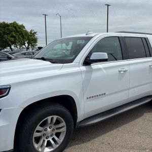 CHEVROLET SUBURBAN LT - 2