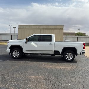 CHEVROLET SILVERADO 2500HD HIGH COUNTRY - 3
